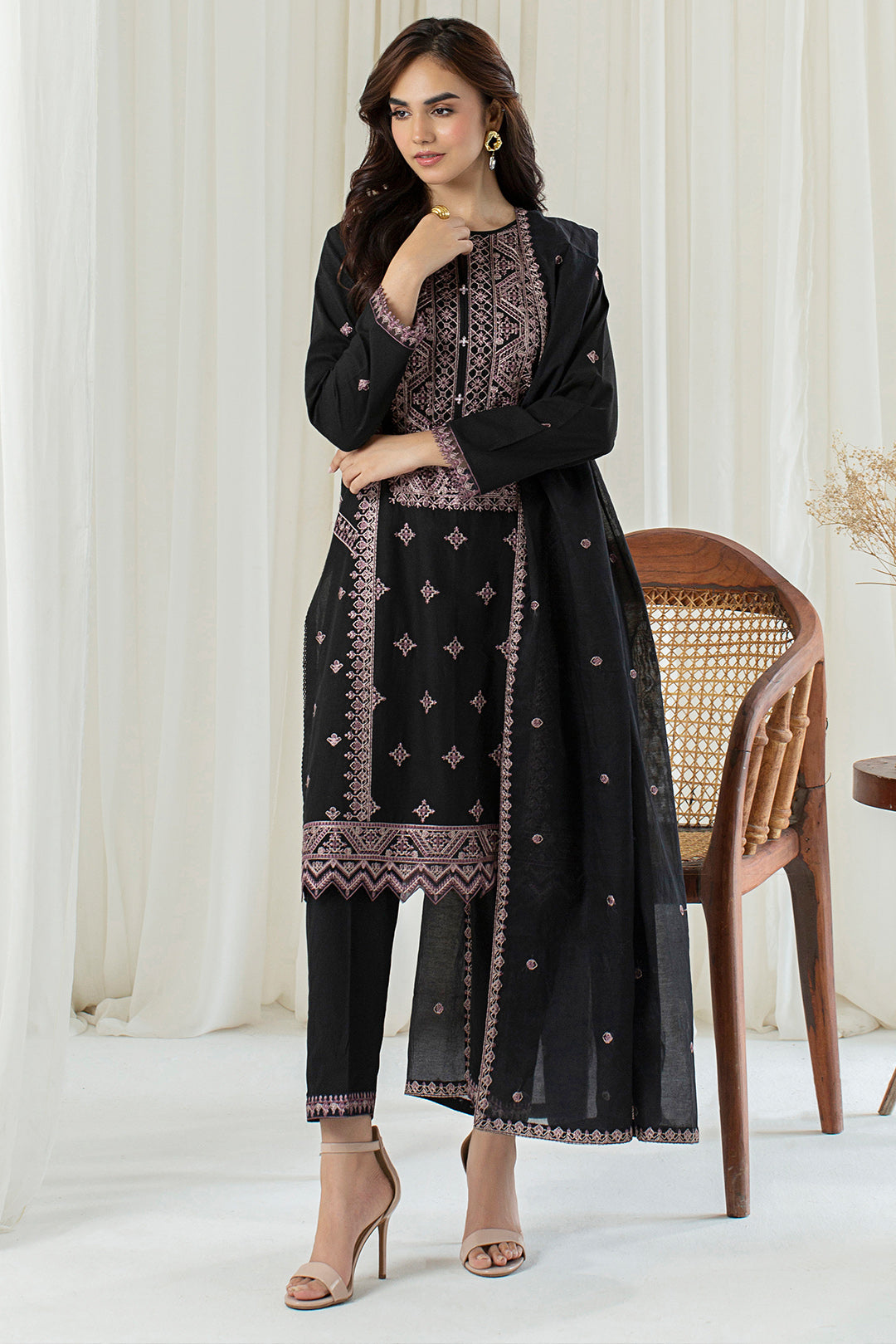 3 Piece - Embroidered Lawn Suit