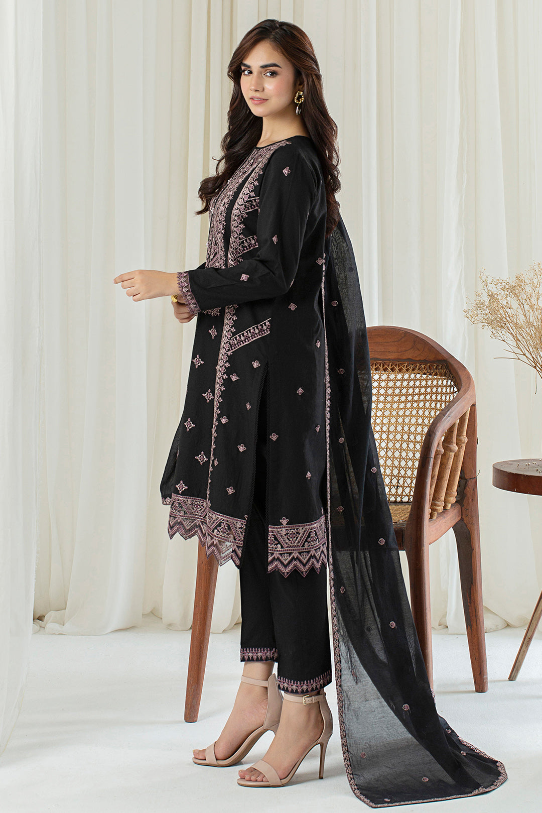 3 Piece - Embroidered Lawn Suit